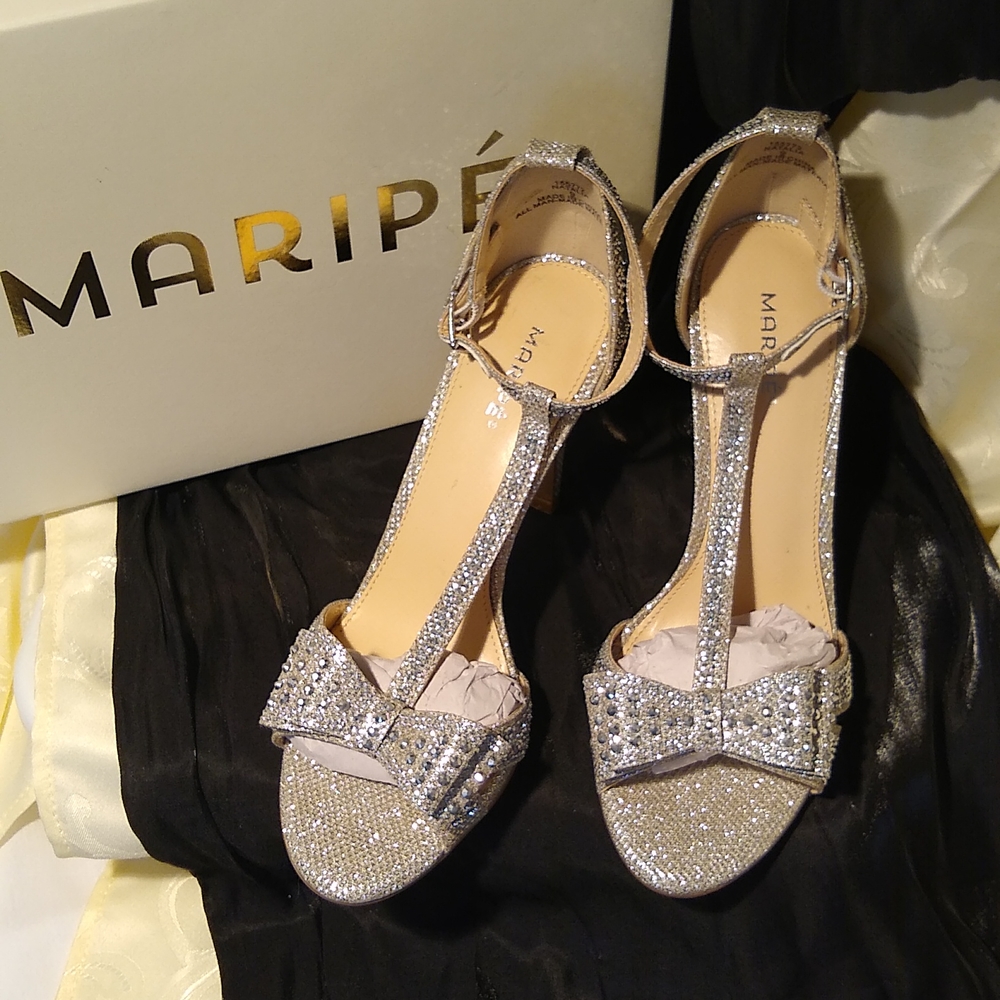 WS21- Women's (NEW) Silver Sequin Heels sz 9 medium - Picture 4 of 6